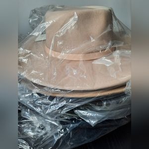 LOT OF 5 FOREVER 21 FEDORA HATS